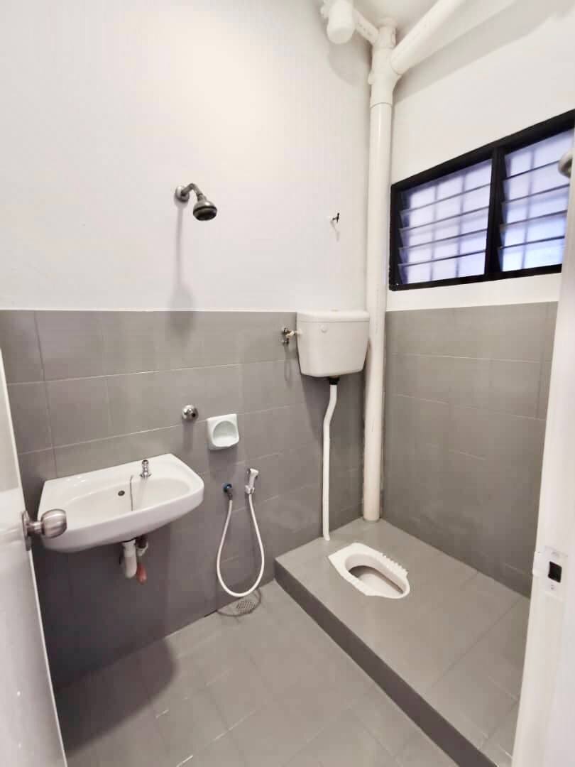 DOUBLE STOREY TAMAN PINGGIRAN PUTRA SERI KEMBANGAN - photo 5