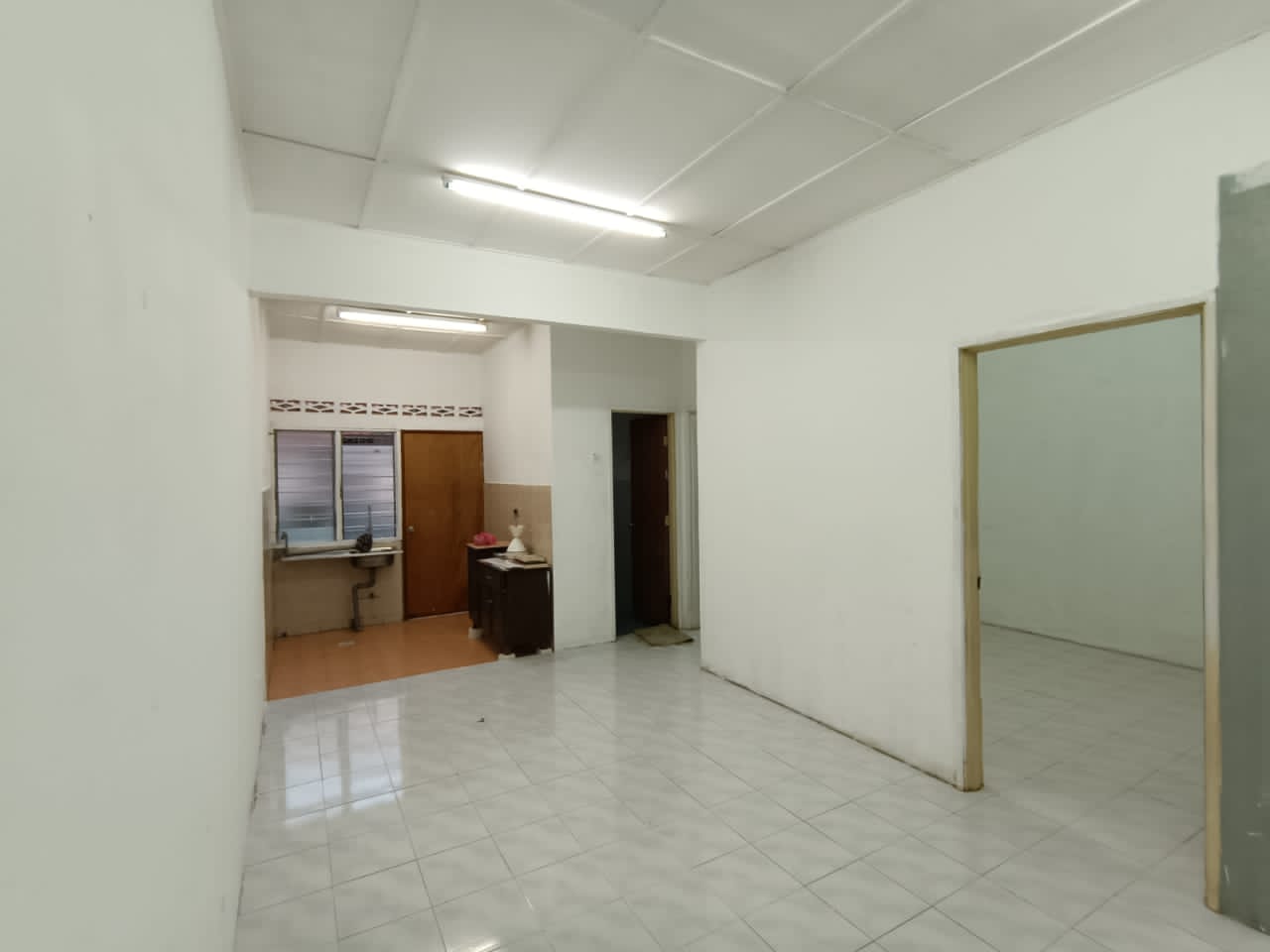 SINGLE STOREY TAMAN LANGAT UTAMA BANTING - photo 2