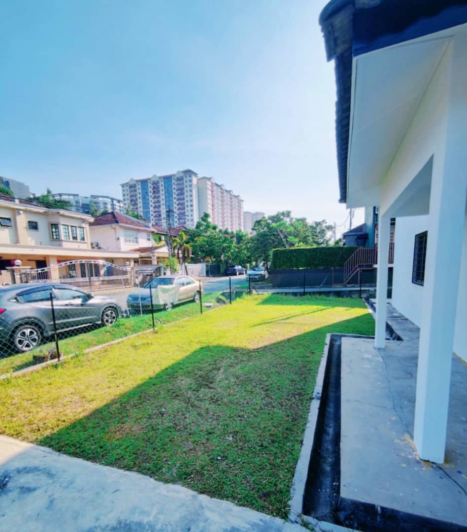 CORNER LOT DOUBLE STOREY TAMAN PINGGIRAN PUTRA - photo 2