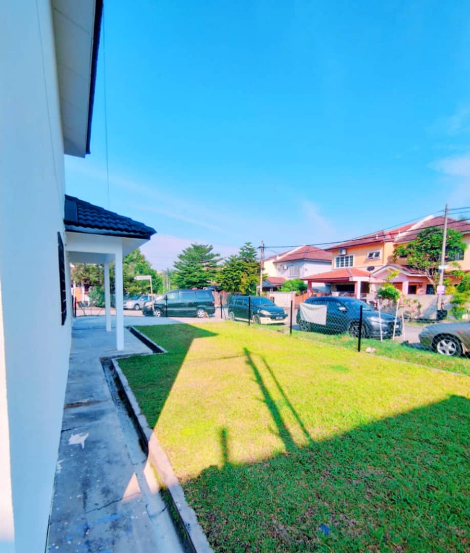 CORNER LOT DOUBLE STOREY TAMAN PINGGIRAN PUTRA - photo 3