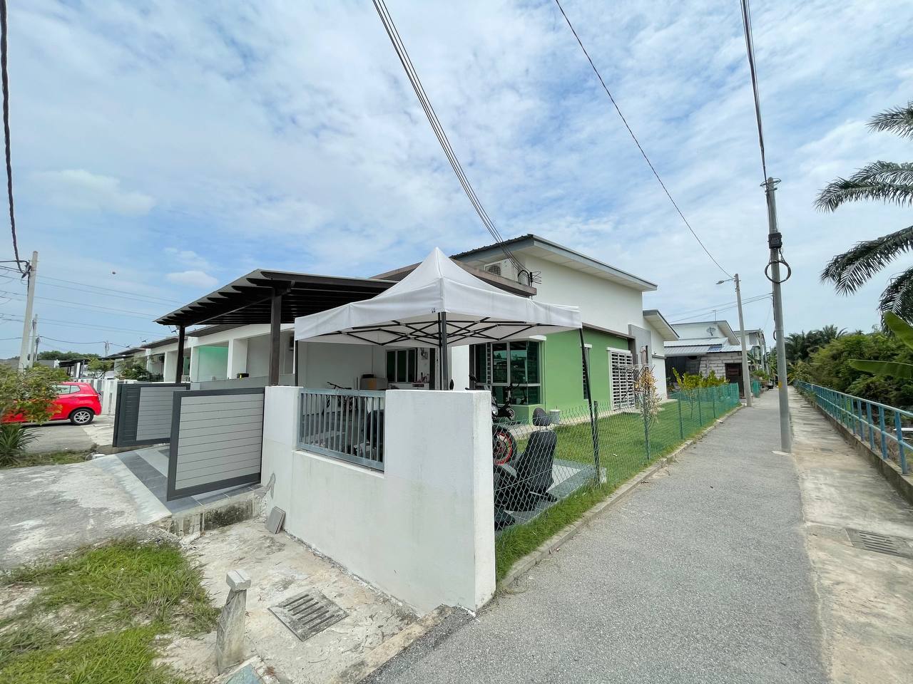 END LOT SINGLE STOREY TAMAN SALAK KASTURI - photo 2