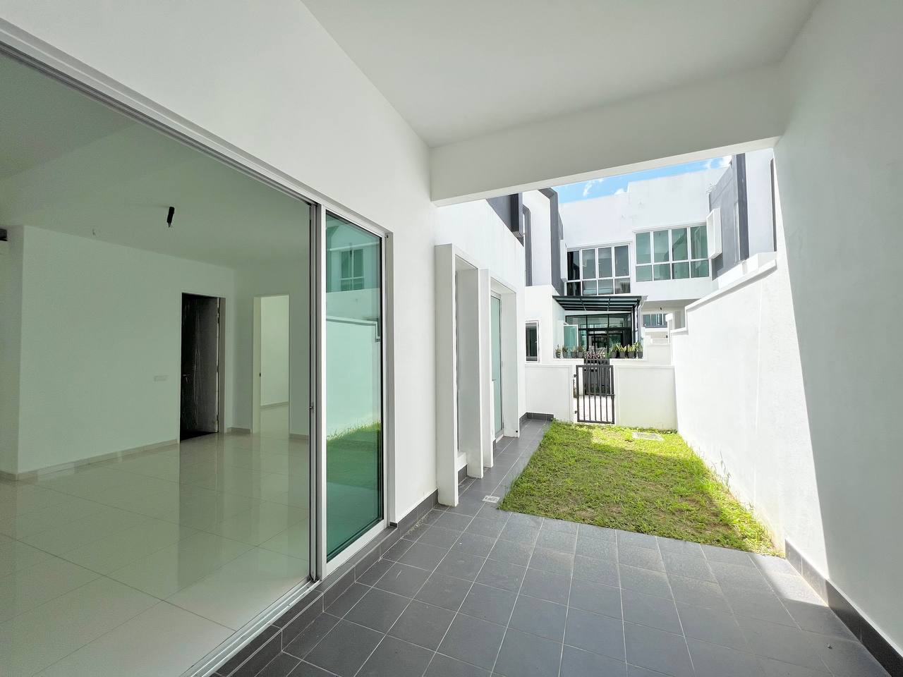 DOUBLE STOREY GARDEN HORMES EBONY LANE SEMENYIH - photo 5