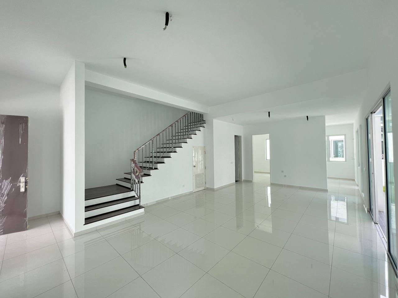DOUBLE STOREY GARDEN HORMES EBONY LANE SEMENYIH - photo 6