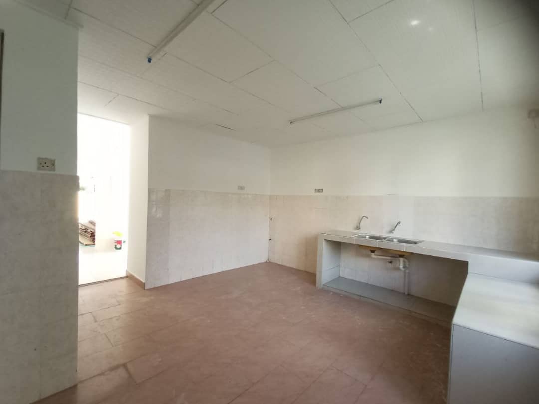 END LOT DOUBLE STOREY TAMAN TASIK PUCHONG - photo 5