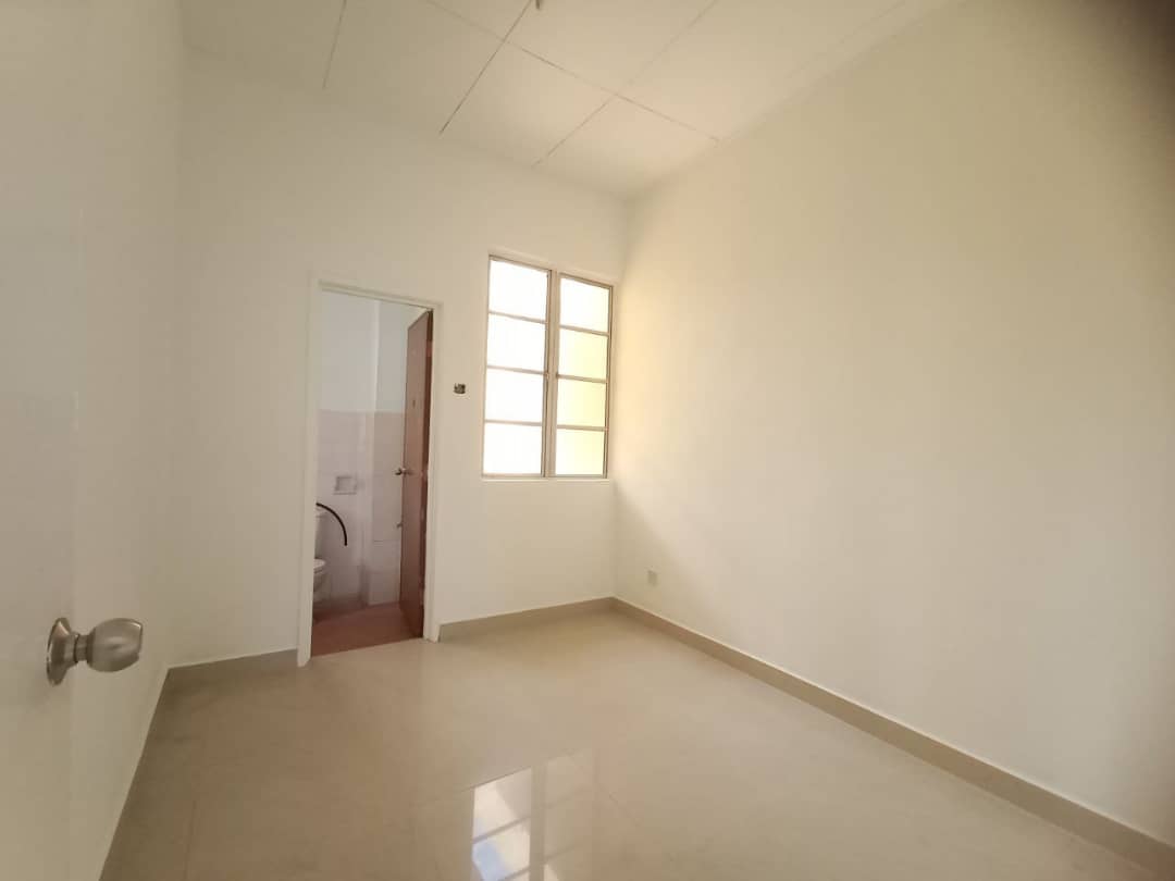 END LOT DOUBLE STOREY TAMAN TASIK PUCHONG - photo 6