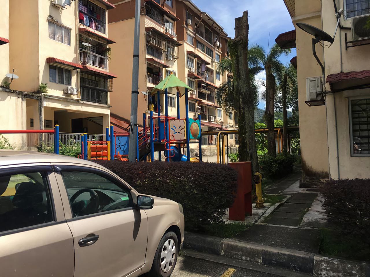 GROUND FLOOR SELASIH APARTMENT DAMANSARA DAMAI - photo 2