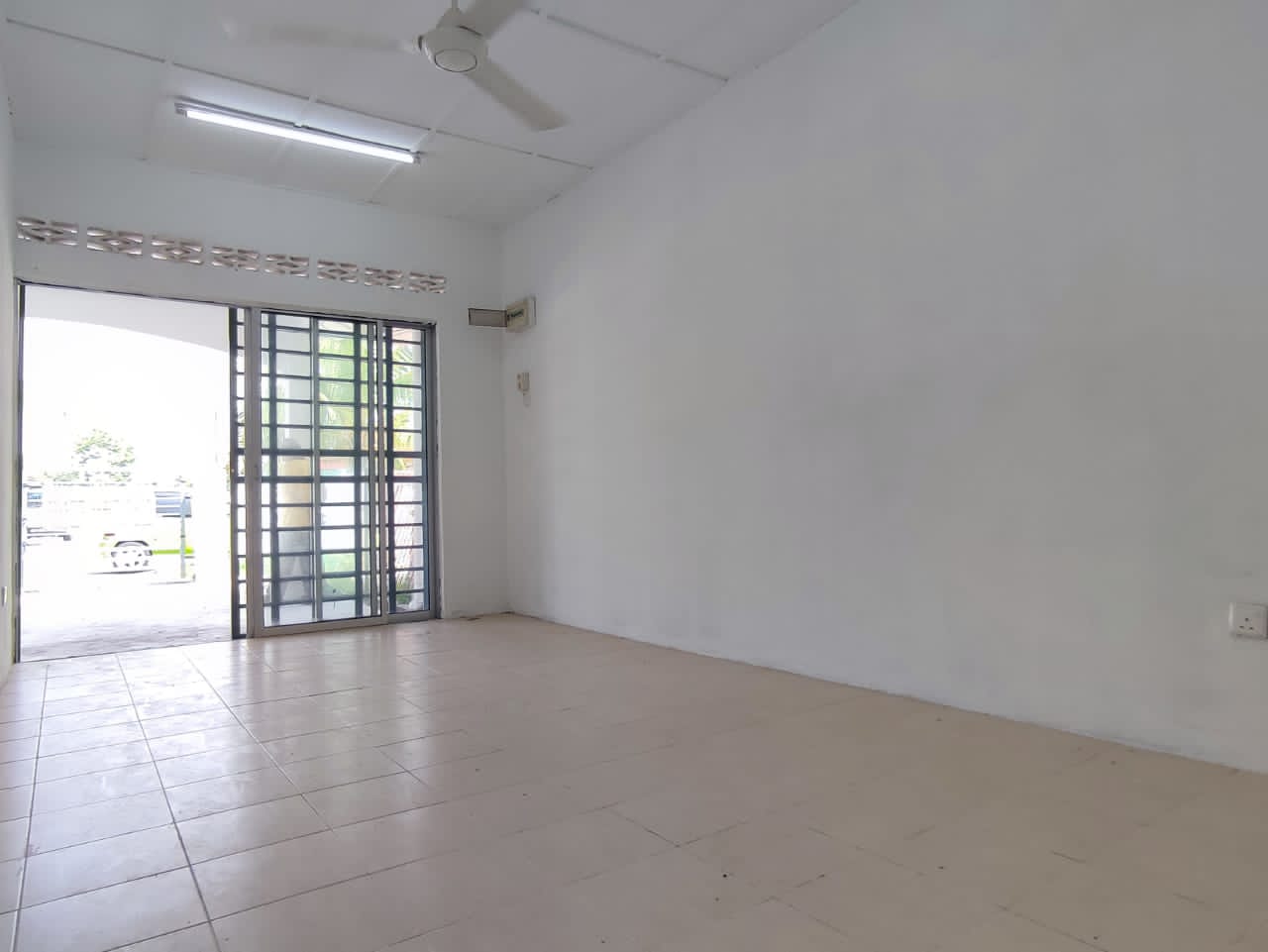 SINGLE STOREY TAMAN LANGAT UTAMA BANTING - photo 3