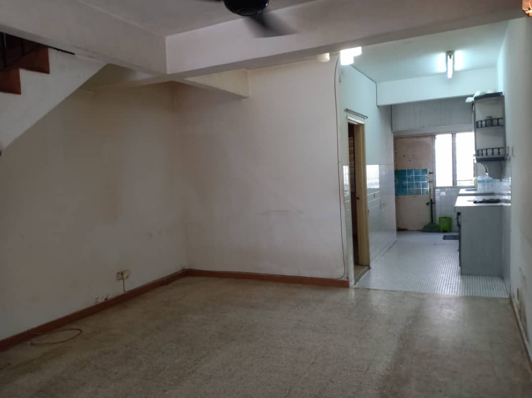 NICE CONDITION DOUBLE STOREY TAMAN SRI GOMBAK - photo 3