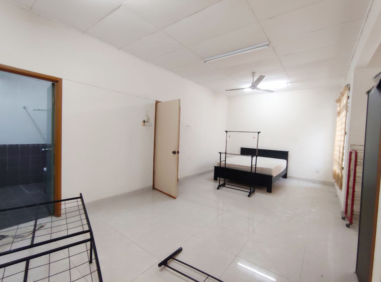 SEMI D HOUSE TAMAN KIPARK PUCHONG SELANGOR - photo 5