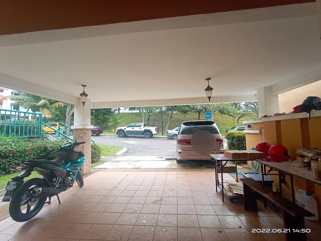 ENDLOT RENOVATED TWO AND HALF STOREY PUTRAJAYA - photo 6