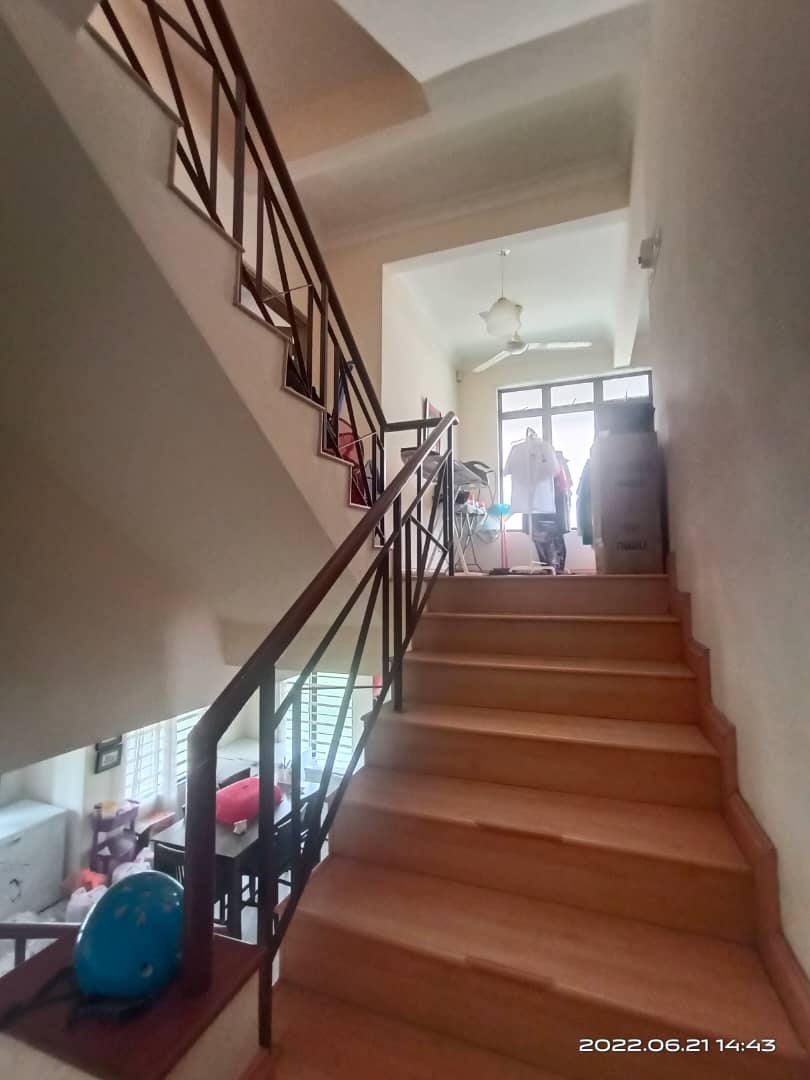 ENDLOT RENOVATED TWO AND HALF STOREY PUTRAJAYA - photo 10