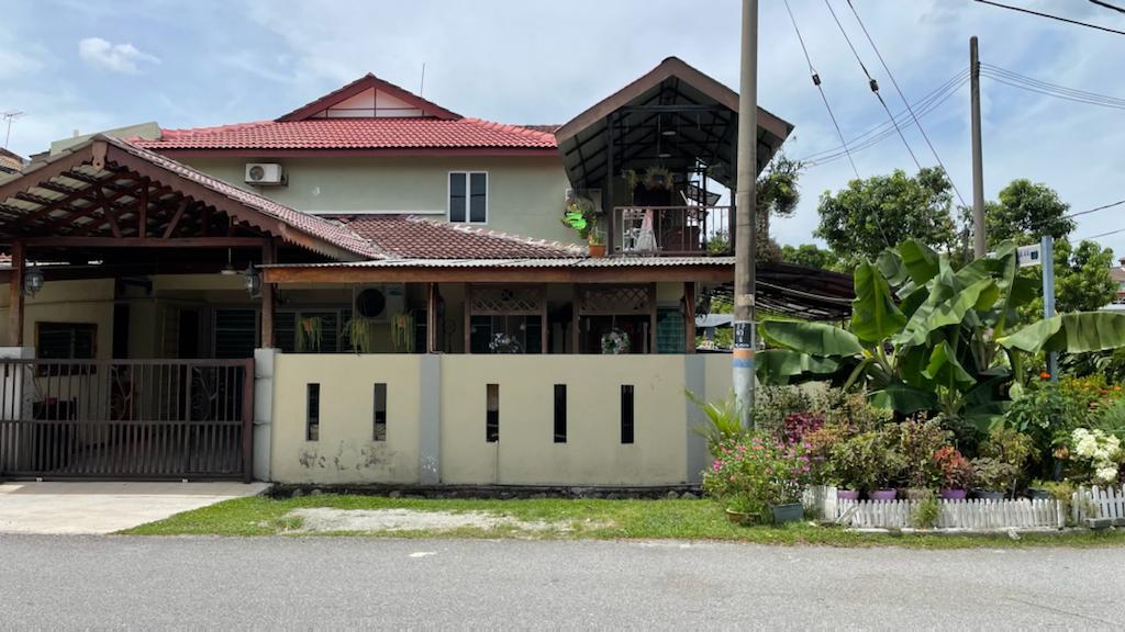 CORNER LOT NICE RENO DOUBLE STOREY PUCHONG PERDANA - photo 2