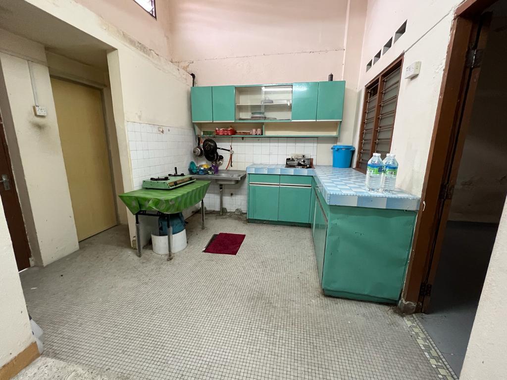 FACING OPEN SINGLE STOREY TAMAN AMPANG JAYA - photo 5