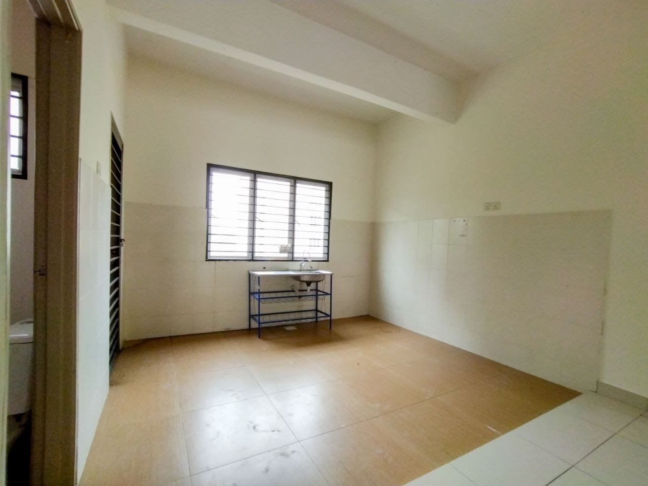 DOUBLE STOREY TAMAN SURIA TROPIKA SERI KEMBANGAN - photo 5