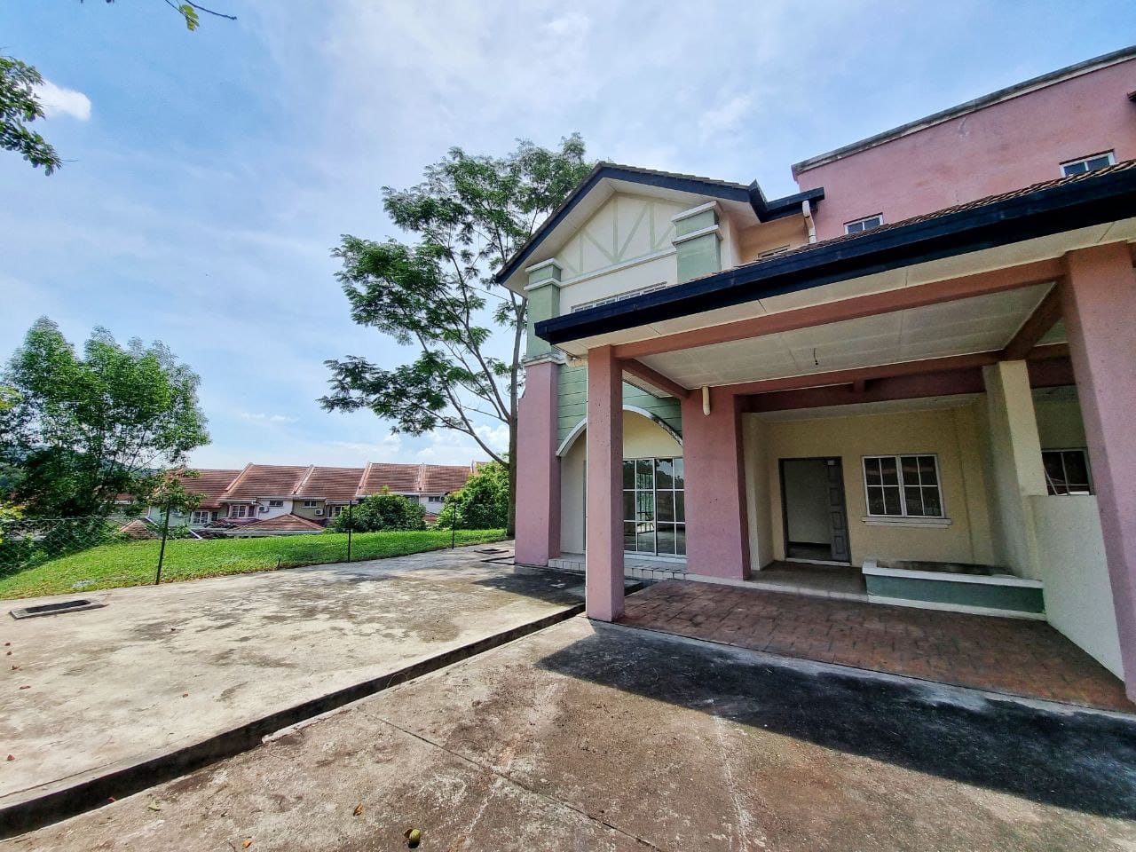 CORNER LOT SEMI D DOUBLE STOREY SUBANG IMPIAN - photo 2