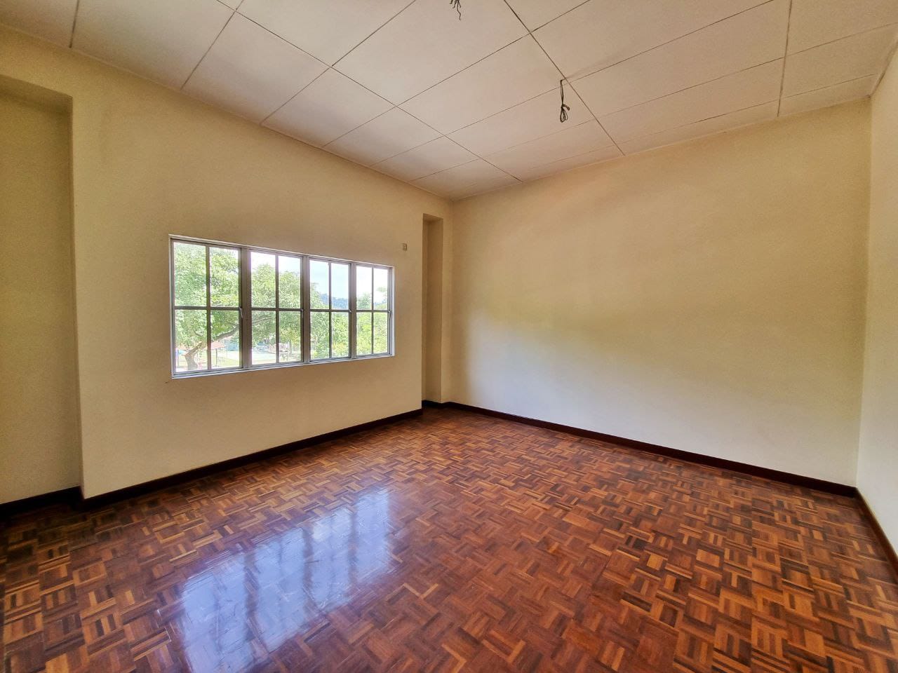 CORNER LOT SEMI D DOUBLE STOREY SUBANG IMPIAN - photo 9