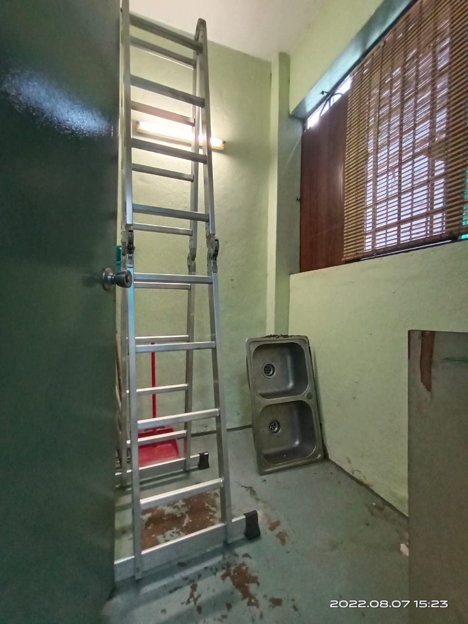 NEARBY MRT 4 BEDROOMS APARTMENT PUTRA INDAH - photo 10
