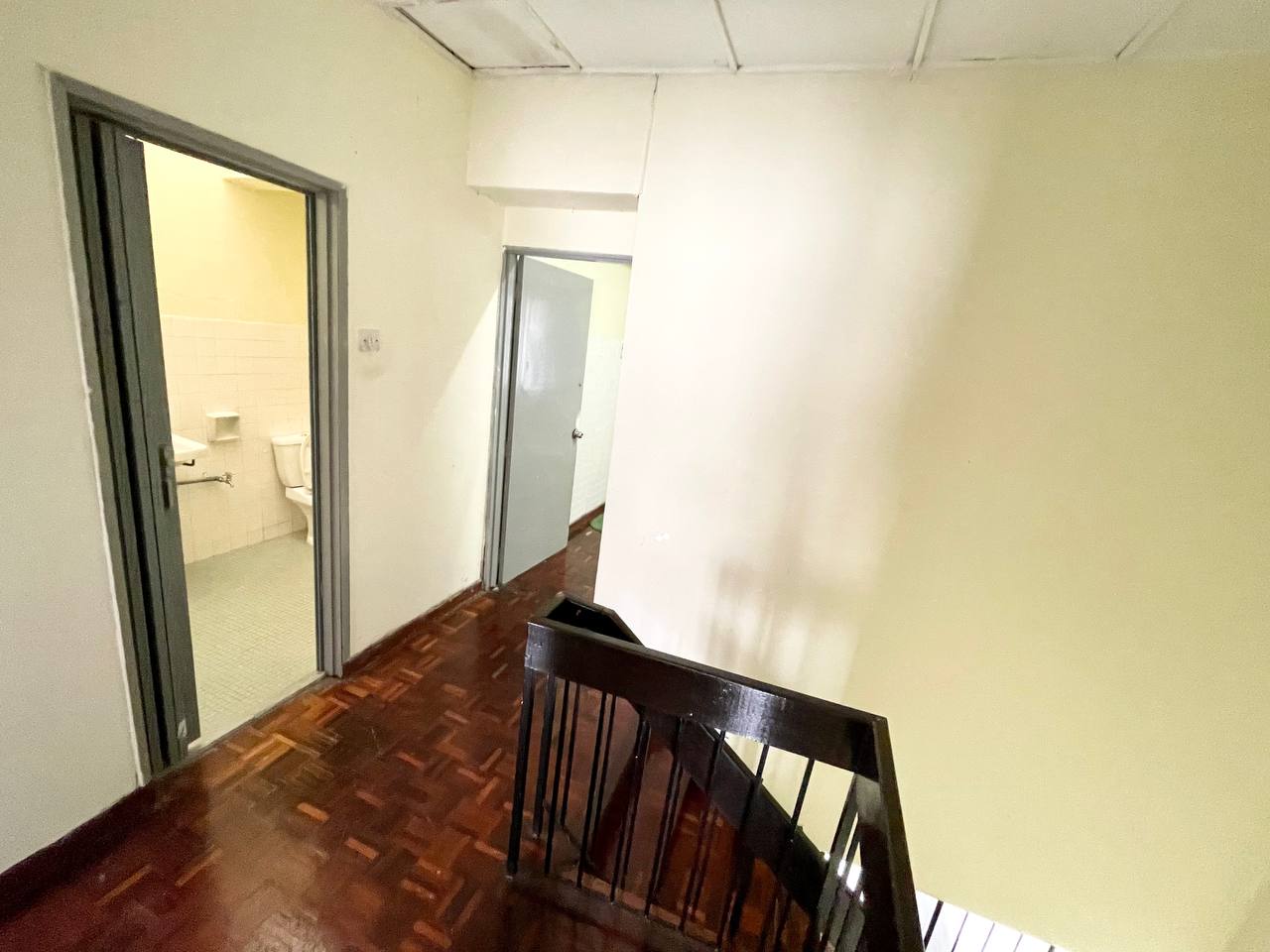 FACING OPEN NICE UNIT DOUBLE STOREY TAMAN ASA JAYA - photo 4
