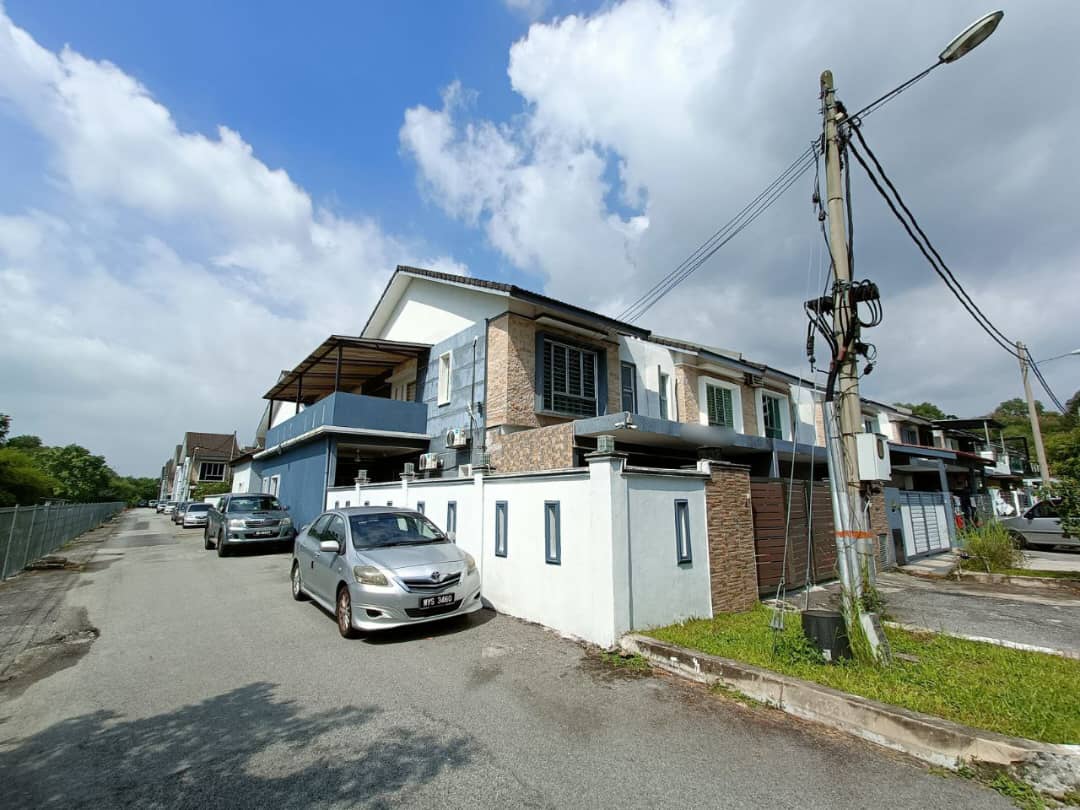 ENDLOT RENOVATED DOUBLE STOREY TAMAN LESTARI PUTRA - photo 2