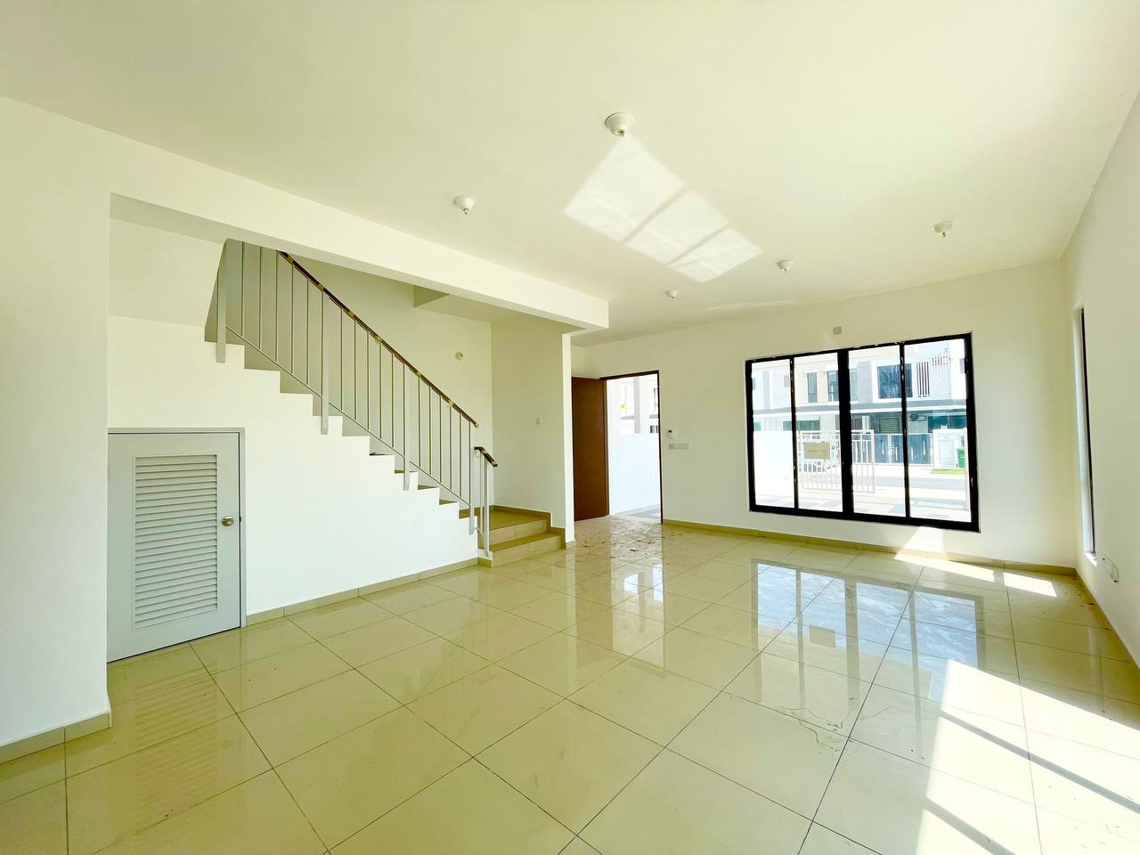 END LOT EXTRA LAND DOUBLE STOREY SETIA ECOHILL - photo 5