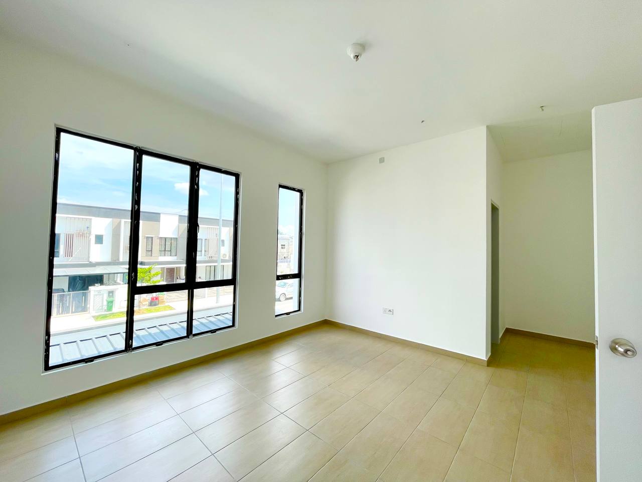 END LOT EXTRA LAND DOUBLE STOREY SETIA ECOHILL - photo 10