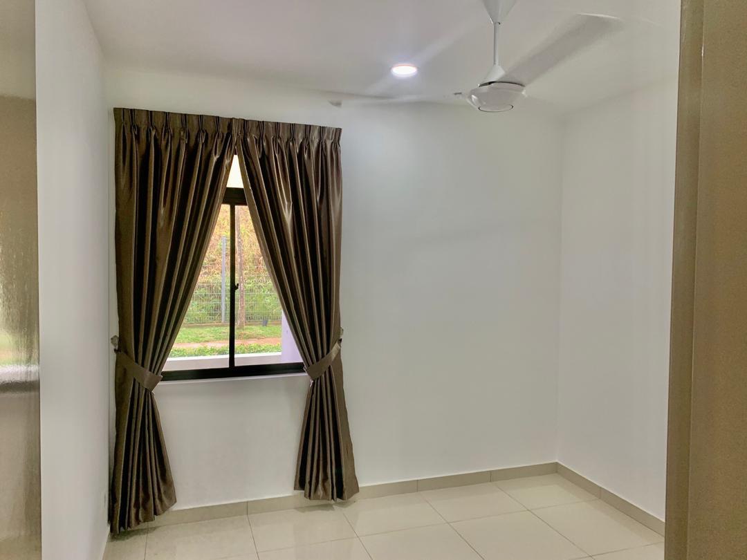 PARTLY FURNISHED MAPLE RESIDENCE LAMAN VIEW CYBER - photo 9