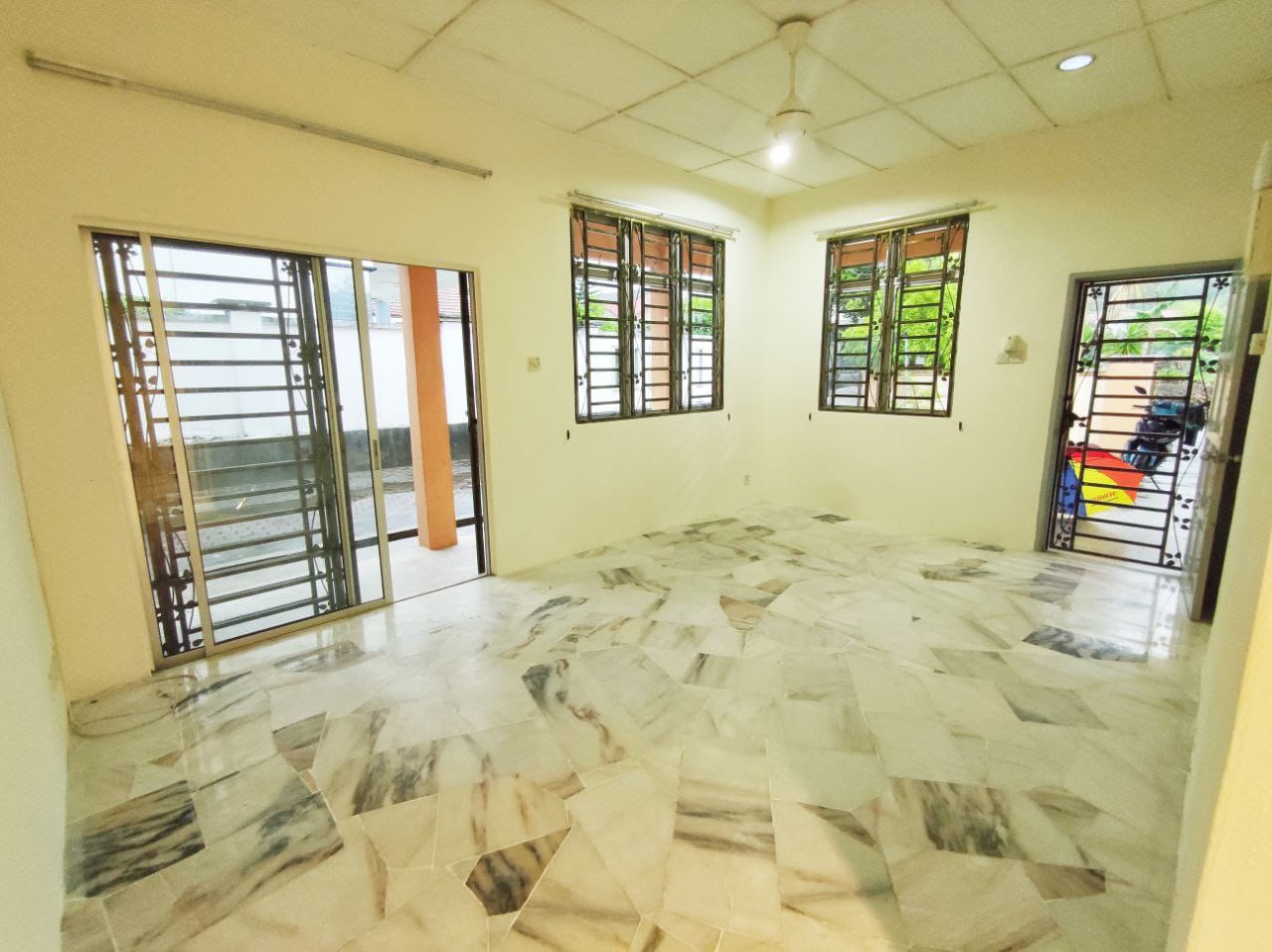 FACING OPEN RENOVATE SEMI TAMAN DESA SAUJANA BANGI - photo 6