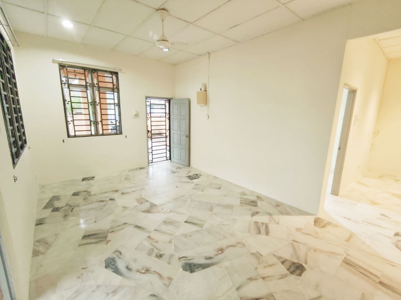 FACING OPEN RENOVATE SEMI TAMAN DESA SAUJANA BANGI - photo 7