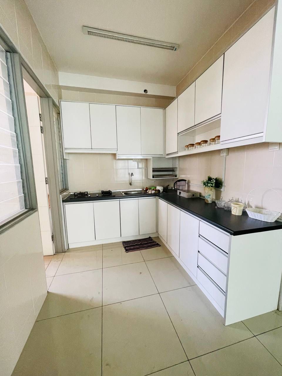 PARTLY FURNISHED RENO UNIT RAFFLESIA CONDO SENTUL - photo 5