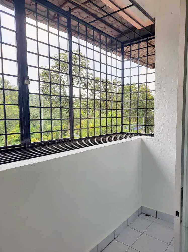 RENOVATED NEW PAINT PUTRA IMPIAN APARTMENT - photo 5