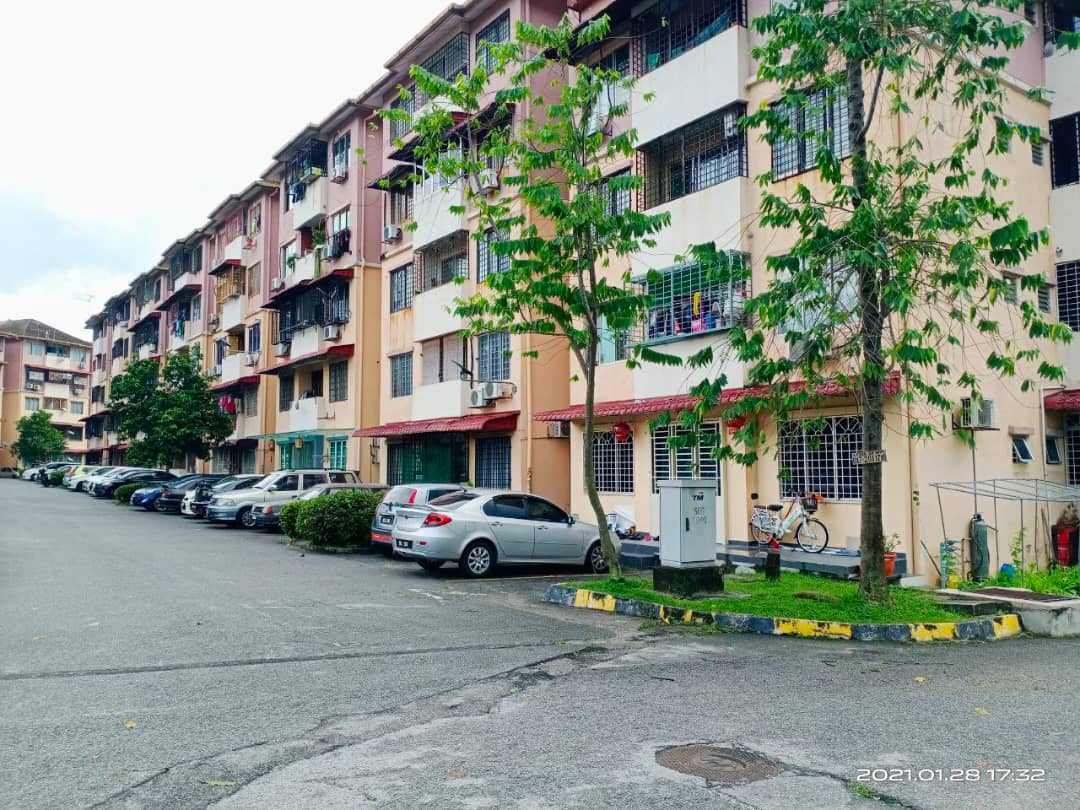 RENOVATED NEW PAINT PUTRA IMPIAN APARTMENT - photo 6