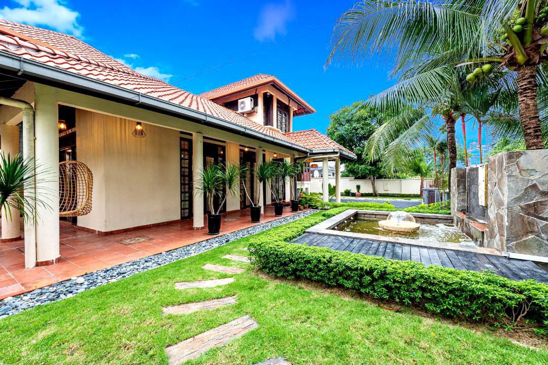 NICE BUNGALOW WITH POOL JALAN GURNEY KERAMAT KL - photo 2
