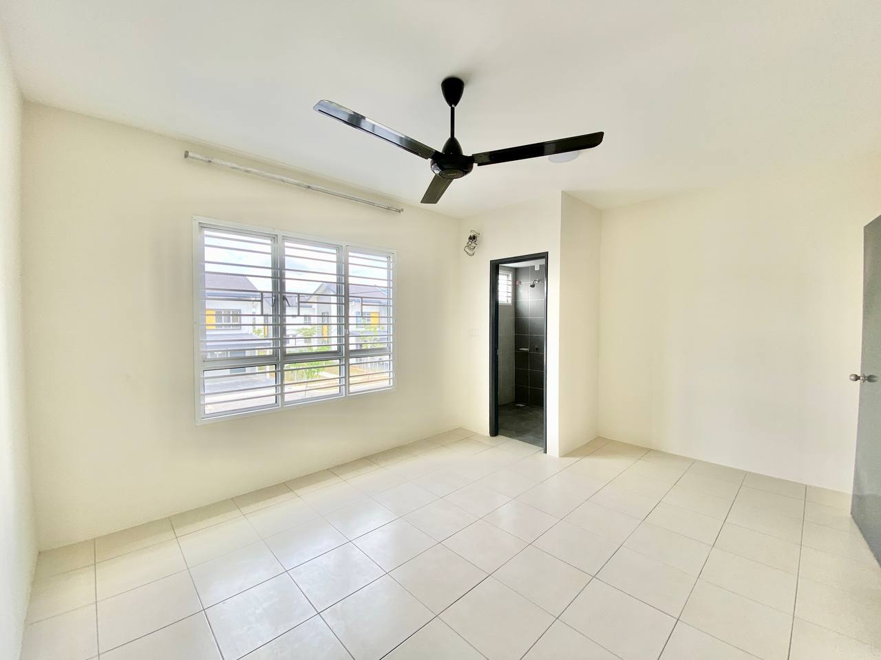 PARTLY FURNISHED DOUBLE STOREY KITA HARMONI - photo 5
