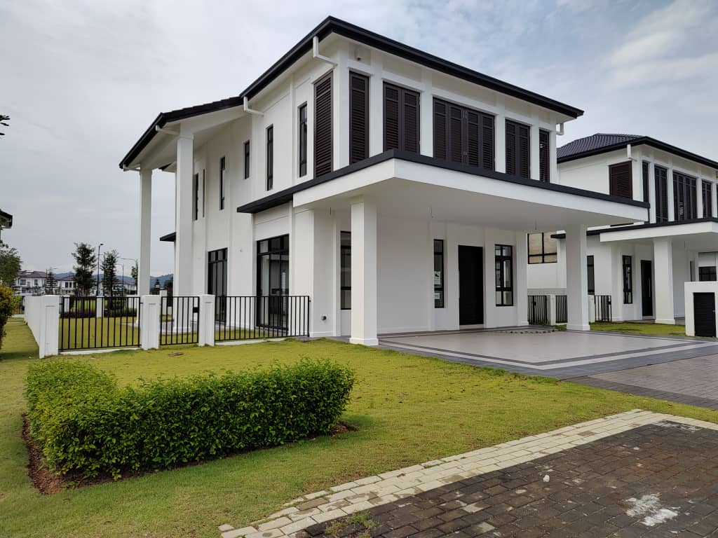 END LOT BUNGALOW NORTON ECO GRANDEUR PUNCAK ALAM - photo 2