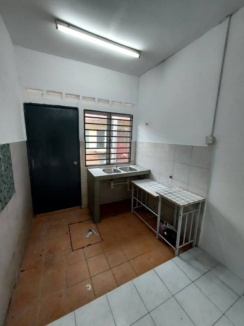 NICE UNIT SINGLE STOREY TAMAN LANGAT MURNI BANTING - photo 4