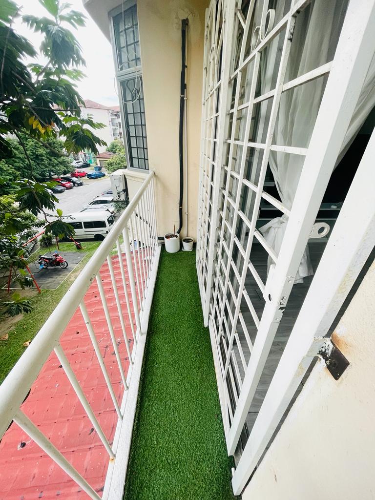 NICE RENO PARTLY FURNISHED RUVENA VILLA PUCHONG - photo 6