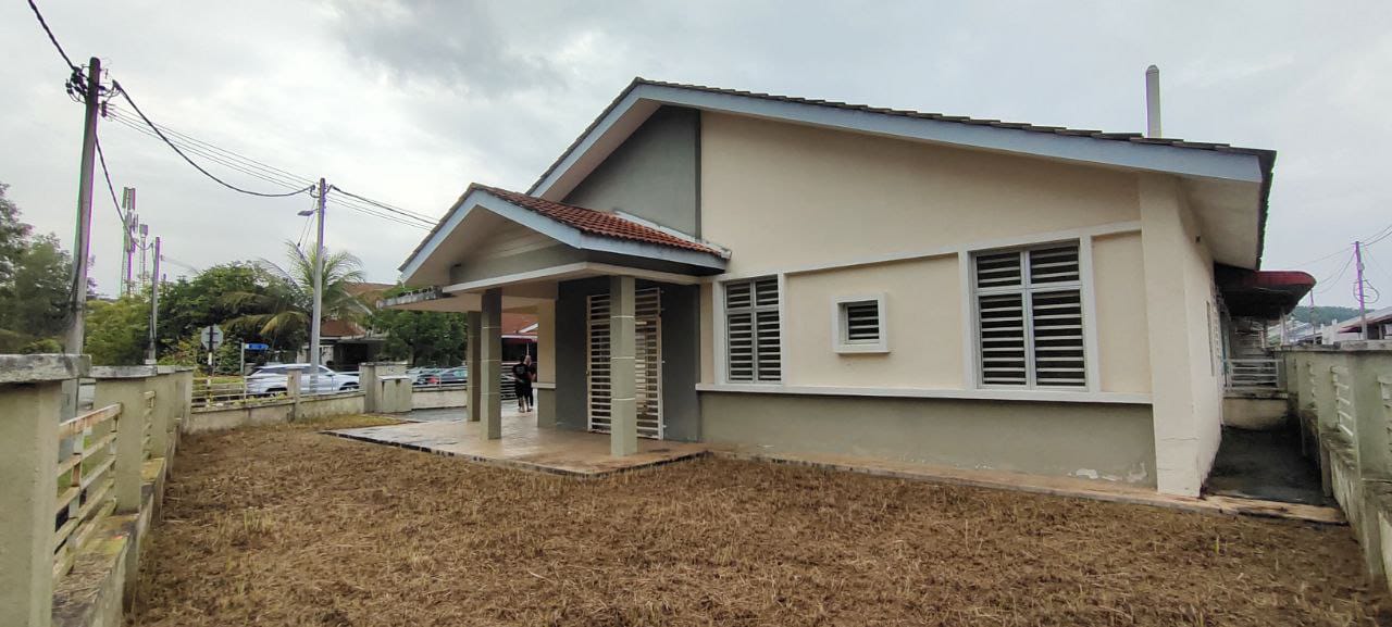 CORNER LOT SINGLE STOREY BANDAR SAUJANA PUTRA - photo 3