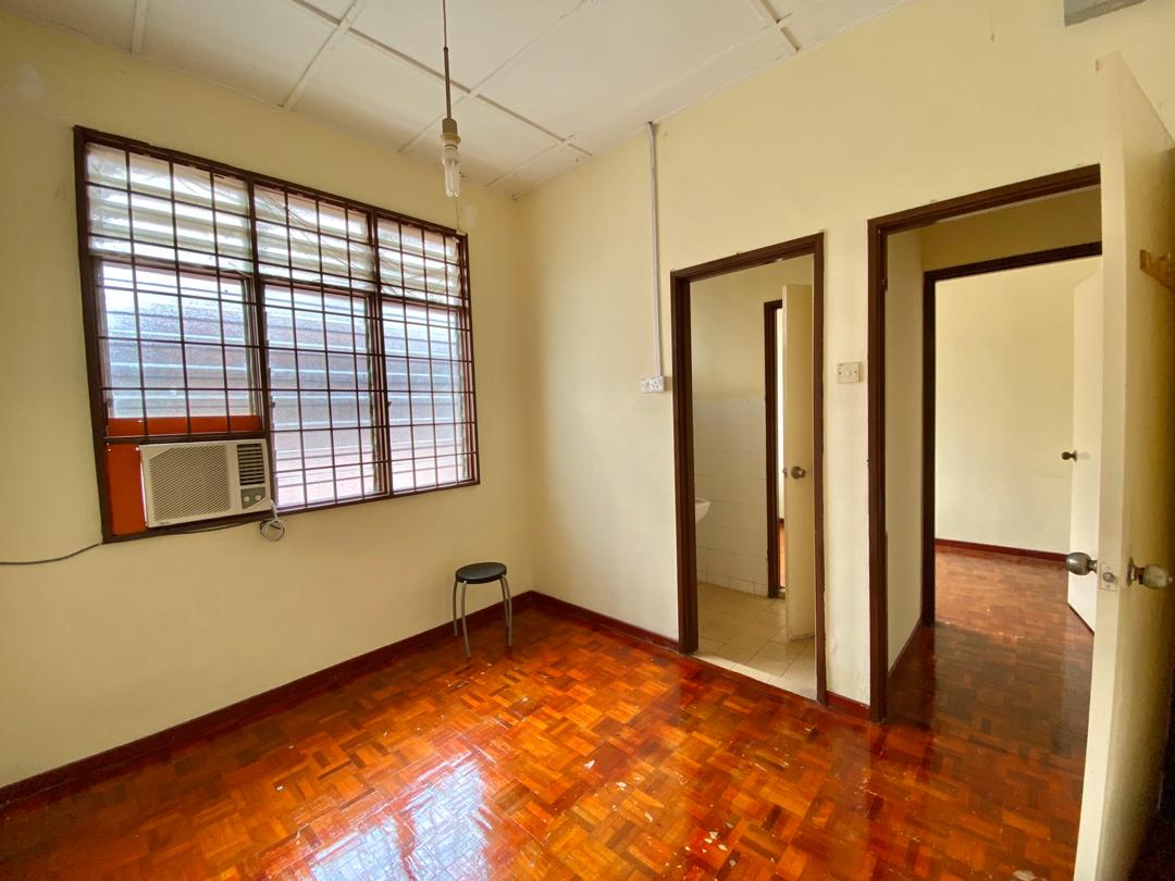 DOUBLE STOREY TAMAN SAUJANA PUCHONG - photo 8
