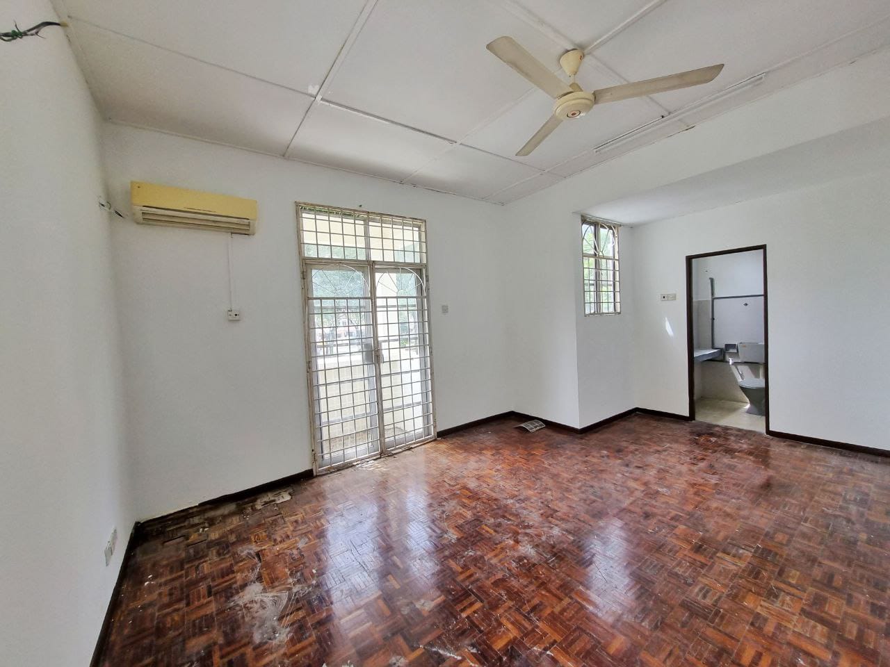 CORNER LOT DOUBLE STOREY USJ 1 SUBANG JAYA - photo 8