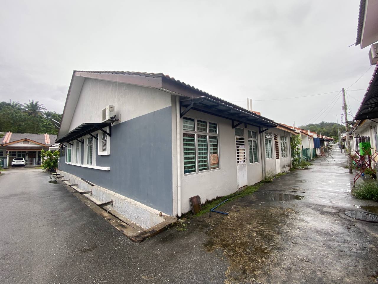 END LOT SINGLE STOREY TAMAN DESA SAUJANA BANGI - photo 2