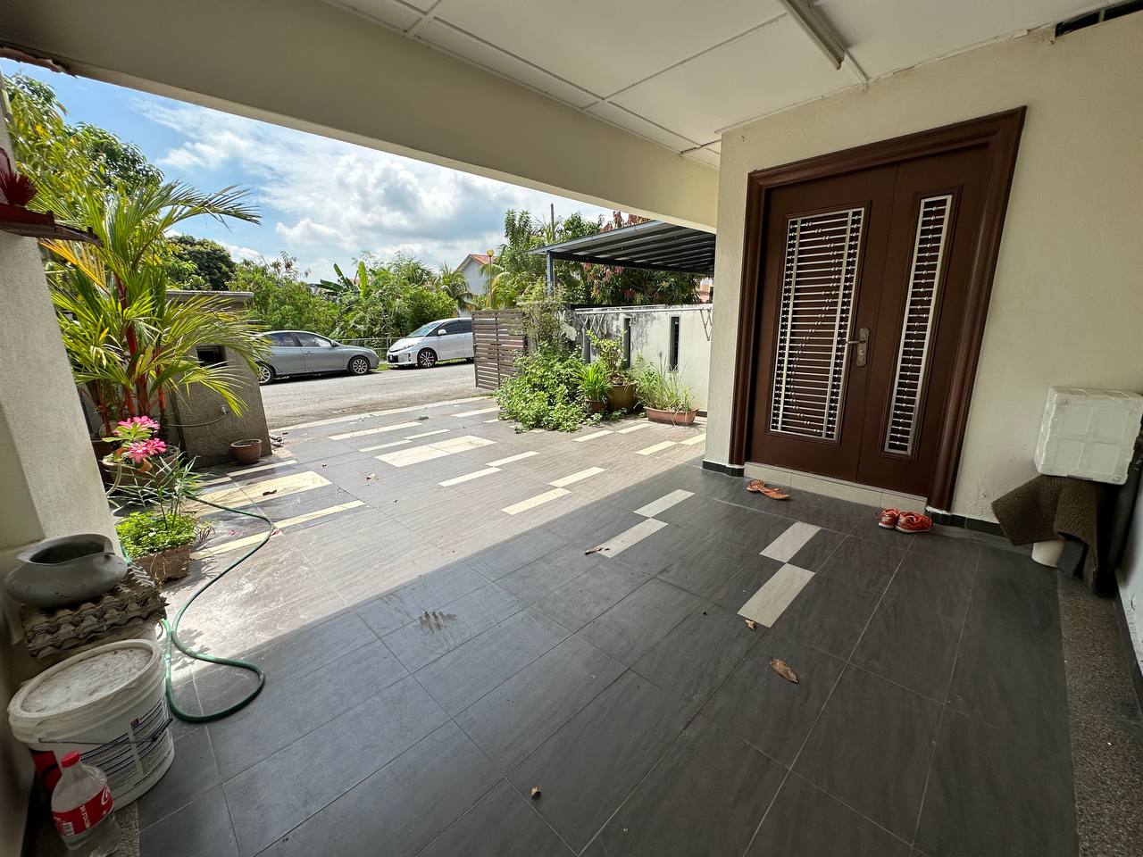 NICE RENOVATED DOUBLE STOREY BANDAR SAUJANA PUTRA - photo 2