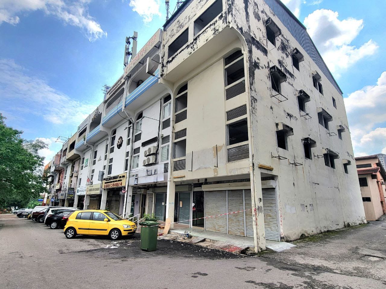 GROUND FLOOR TRIPLE STOREY SHOP OFFICE KUCHAI LAMA - photo 2