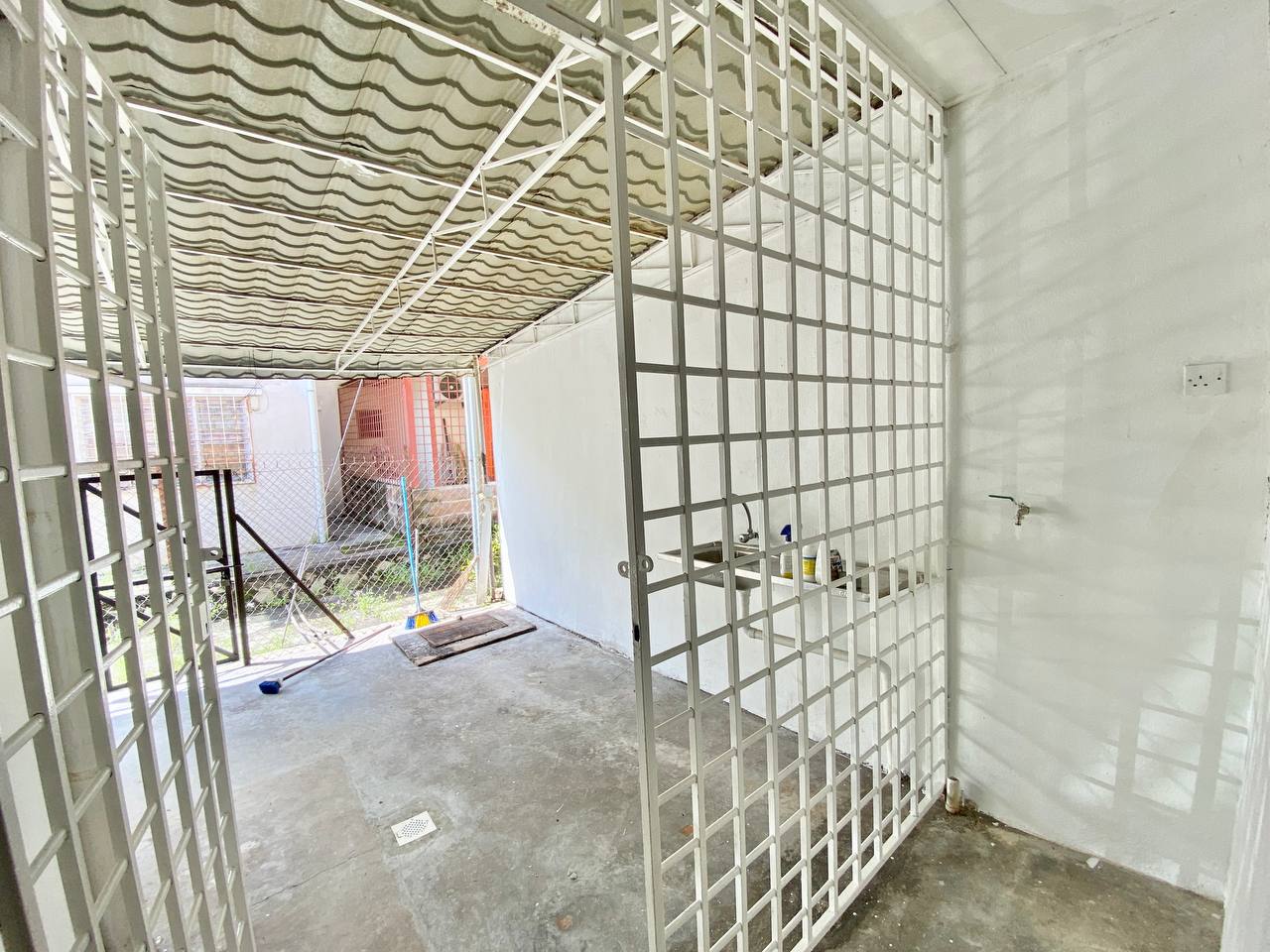 END LOT DOUBLE STOREY BK5 BANDAR KINRARA - photo 5