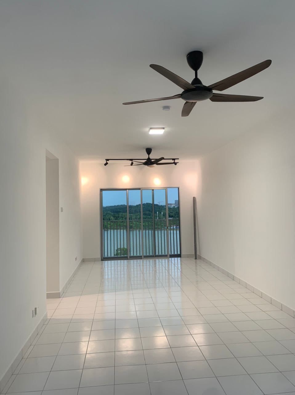 FACING LAKE RENOVATED RESIDENSI IDAMAN CYBERJAYA - photo 2