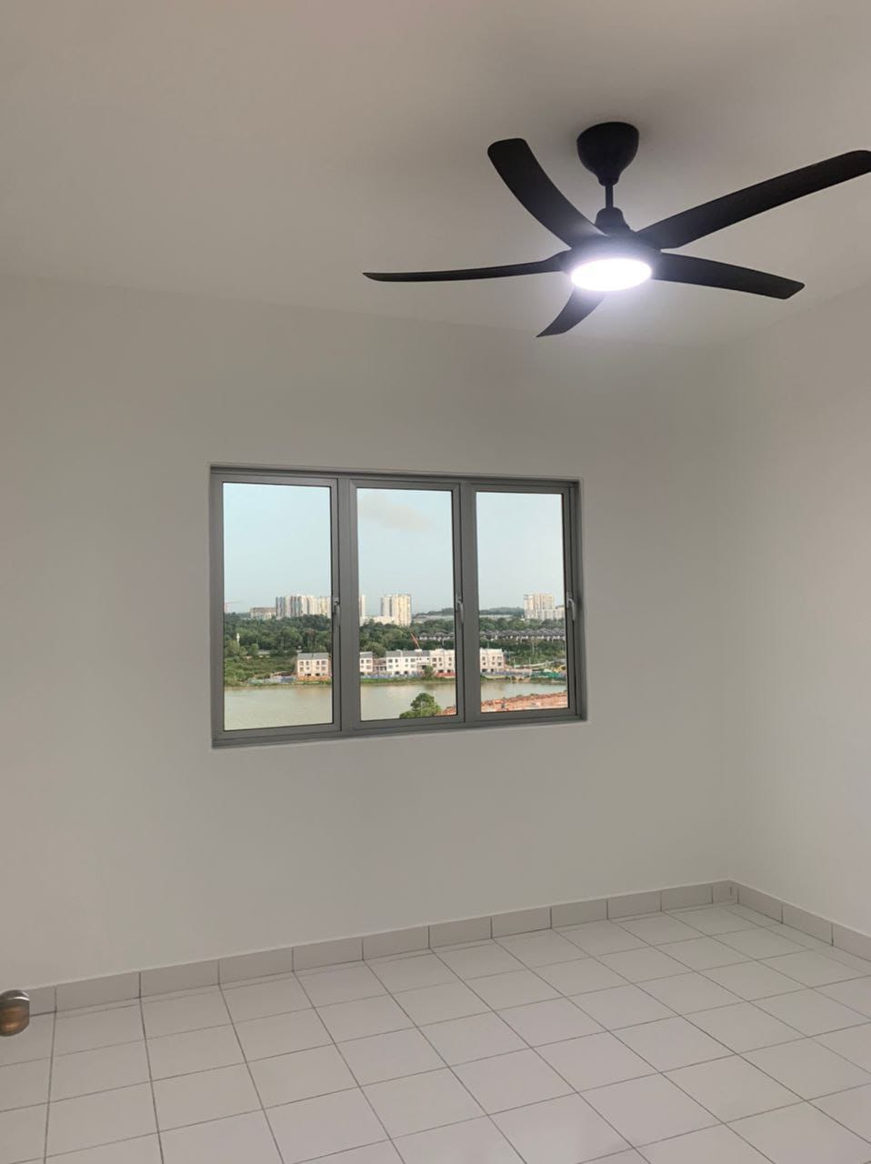 FACING LAKE RENOVATED RESIDENSI IDAMAN CYBERJAYA - photo 5