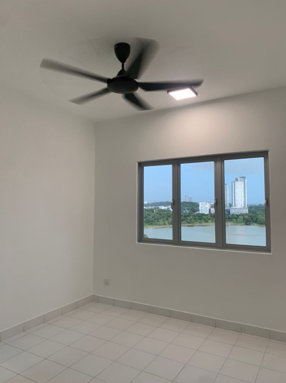 FACING LAKE RENOVATED RESIDENSI IDAMAN CYBERJAYA - photo 6