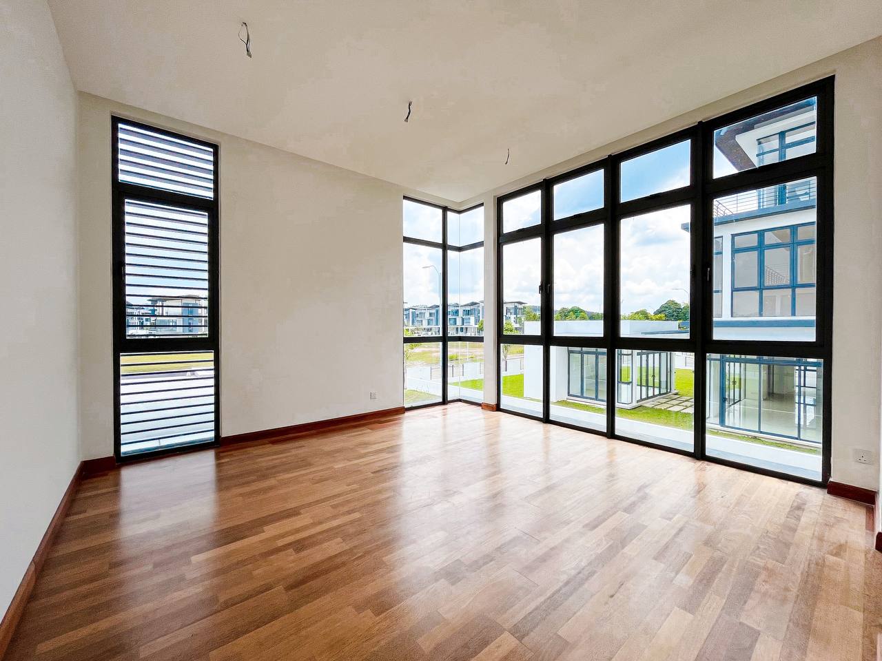 SEMI D TRIPLE STOREY SENNA RESIDENCE PRESINT 12 - photo 9