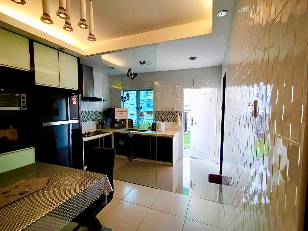 NICE RENPOVATED DOUBLE STOREY CAHAYA SPK U19 - photo 4