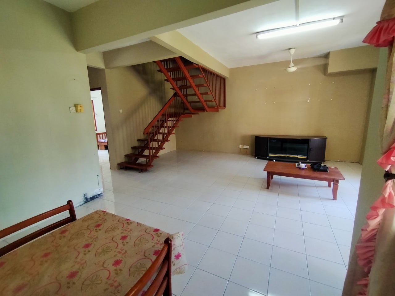 NICE UNIT DOUBLE STOREY TAMAN LESTARI PUTRA EQUINE - photo 2