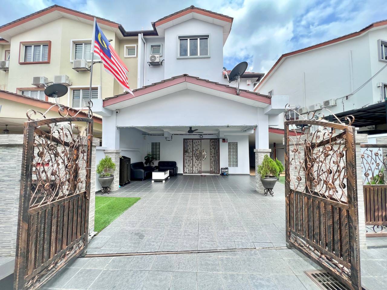 END LOT TRIPLE STOREY TAMAN BUKIT PERMATA GOMBAK - photo 3